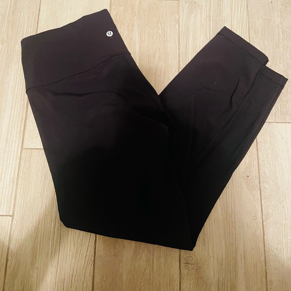 Like-new lulu wunder under leggings